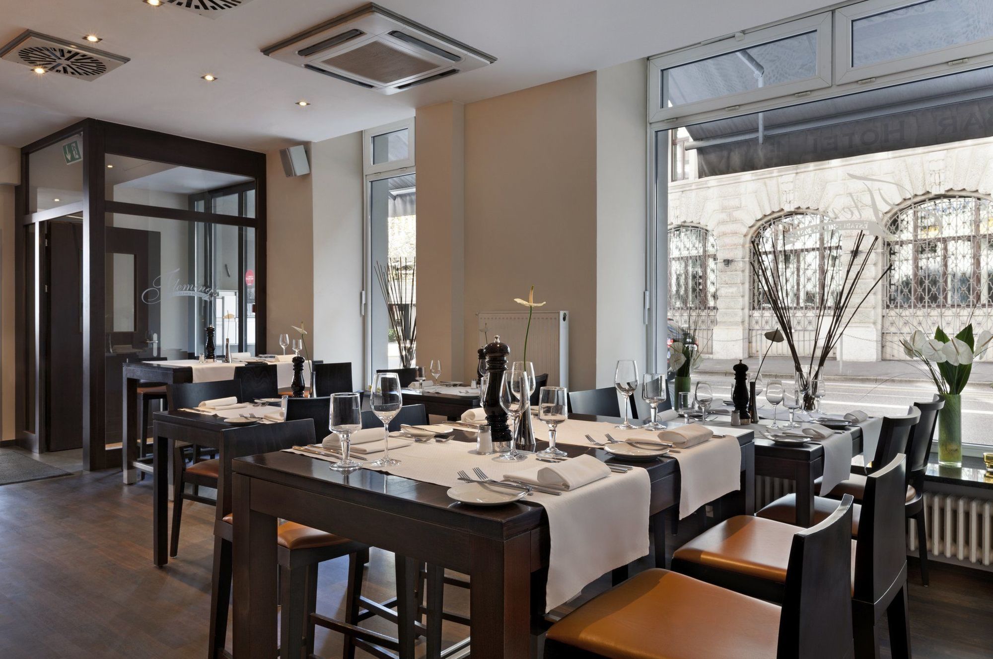 Stay2Night Bs Curych Restaurace fotografie