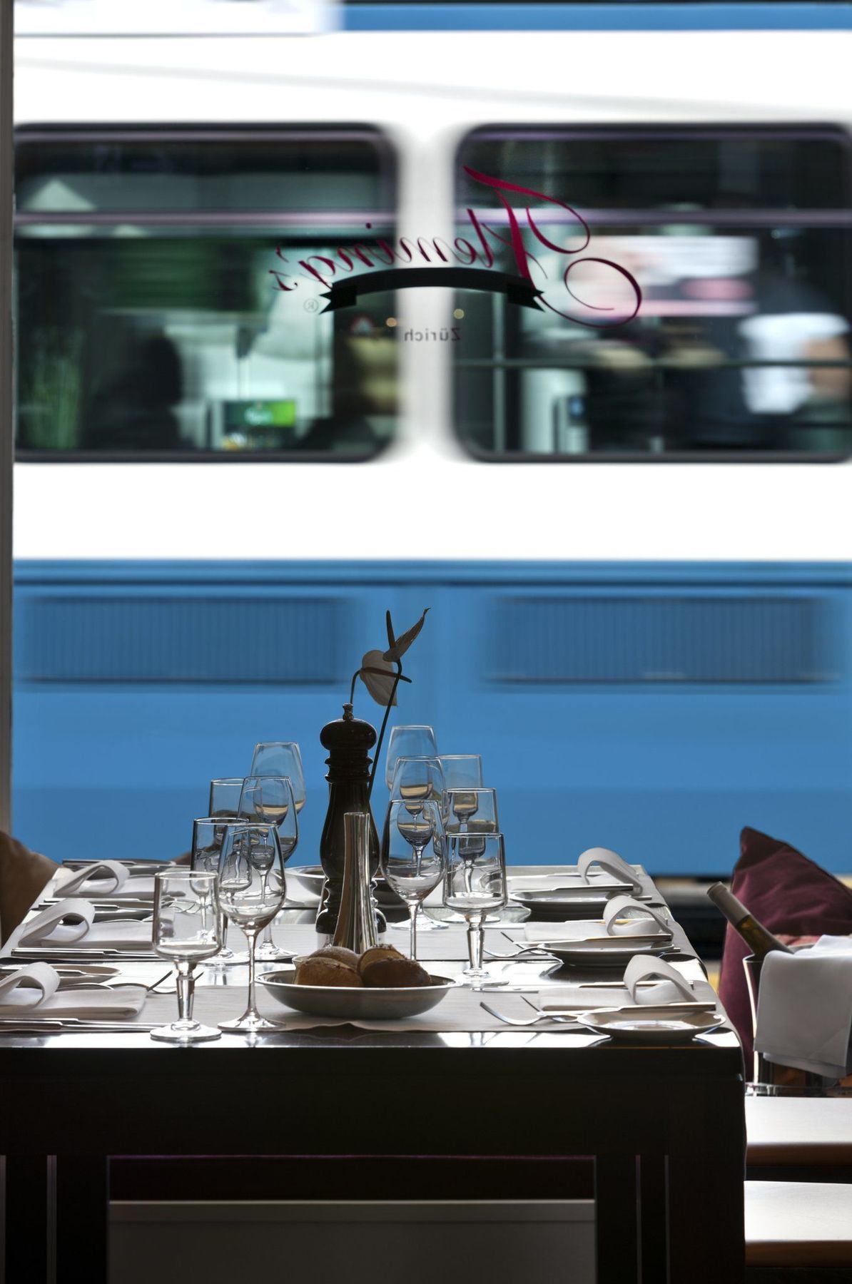 Stay2Night Bs Curych Restaurace fotografie